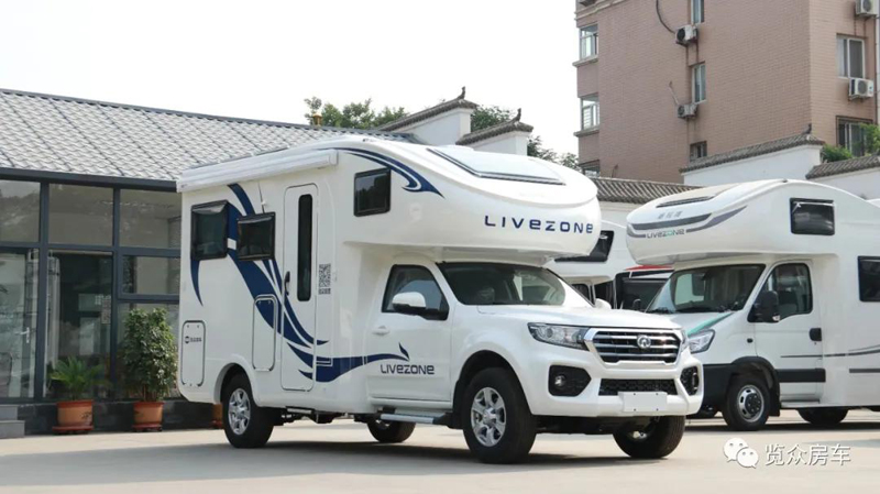 兩張雙人床,使用還方便的房車 兩張雙人床,使用還方便的房車