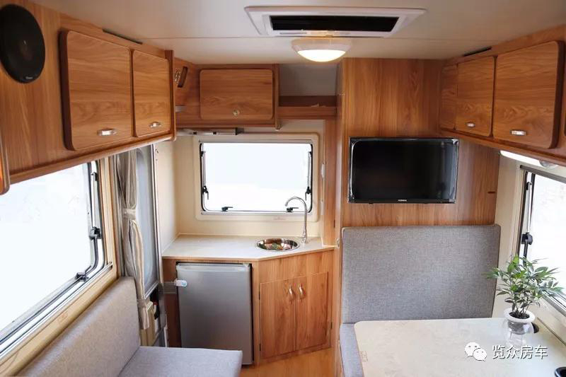 房車(chē)還就要選汽油、四驅(qū)、兩米大床 房車(chē)還就要選汽油、四驅(qū)、兩米大床