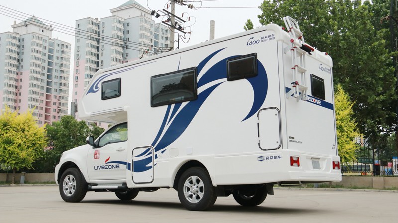 大床、大客廳得房車，四驅(qū)、動(dòng)力好