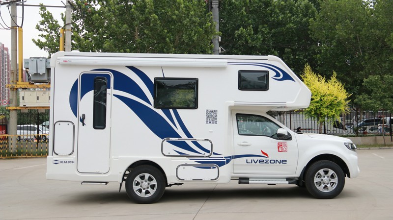 大床、大客廳得房車，四驅(qū)、動(dòng)力好