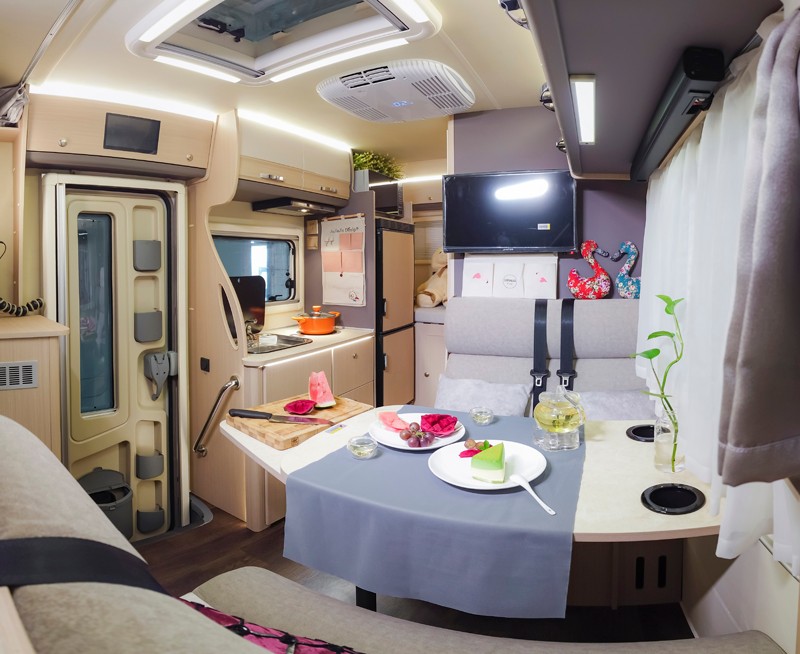 這款六座房車，還是四驅(qū)房車