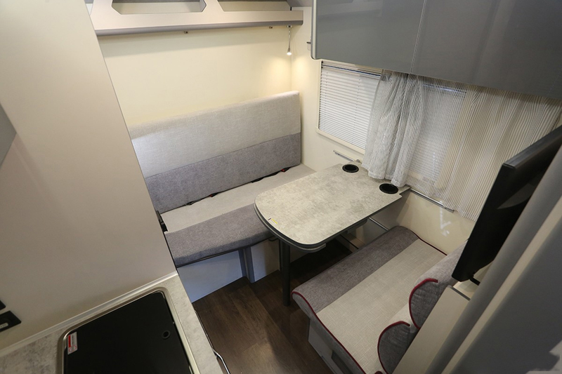 動力 豐富配置，這樣的房車省心、舒心