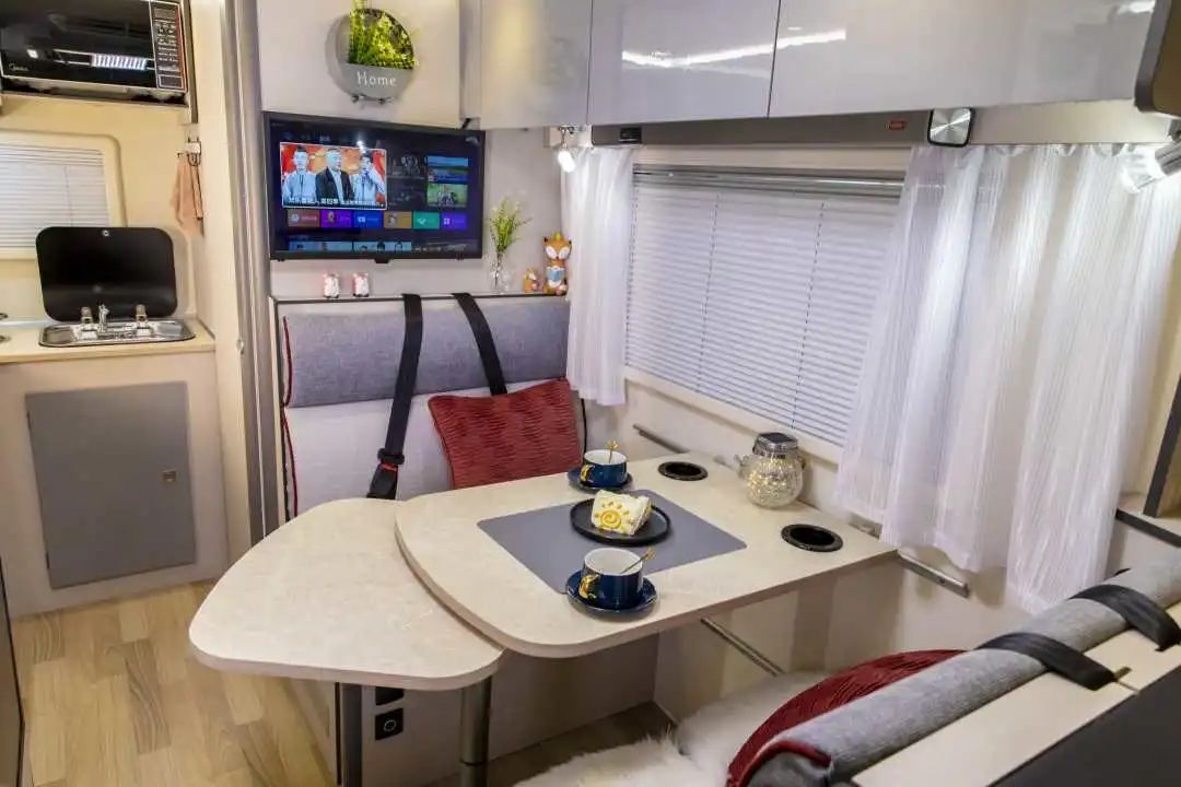 為什么覽眾房車要采用玻璃鋼“三明治”車身結構？