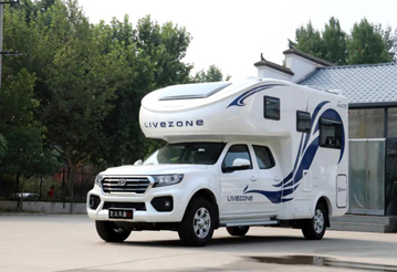 帶老人孩子出行，適合選這款房車