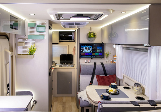 8AT、四驅、動力好的自由炮房車來啦